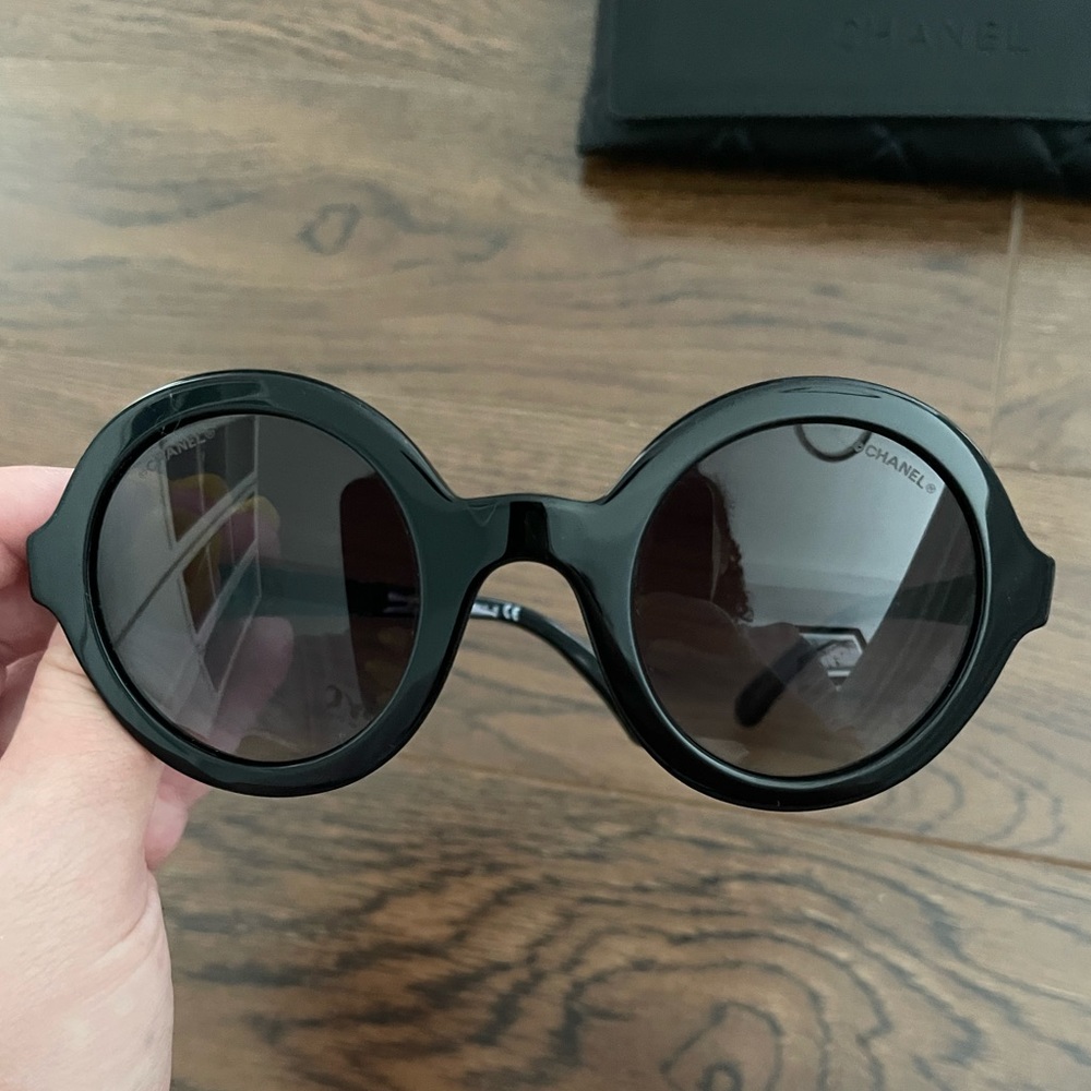 Chanel classic round sunnies
